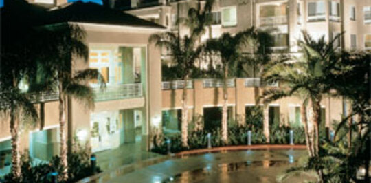 Airport Hotels Near Fashion Island In Newport Beach From 134 Night Best Western Plus Newport Beach Inn