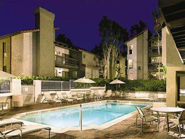 Apartment for Rent in Lake Forest