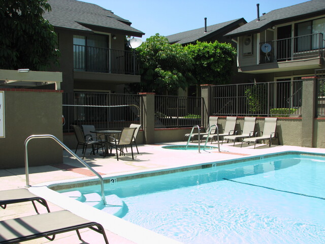 Apartment for Rent in Canoga Park