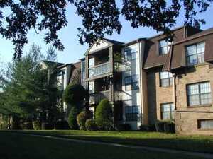 Woodbridge  Center Plaza | Woodbridge, New Jersey, 07095   MyNewPlace.com