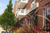 909 Broad Street