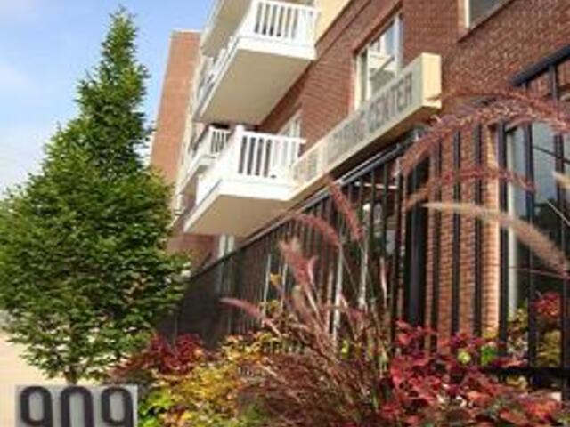 909 Broad Street Apartments