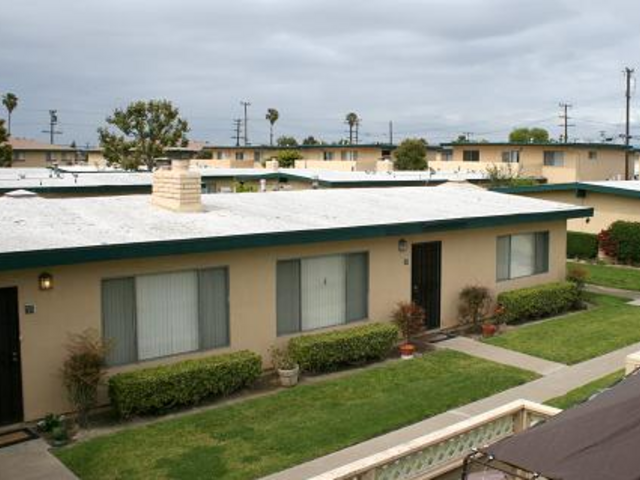 Apartment for Rent in Huntington Beach