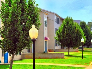 Woodbury Estates | Adrian, Michigan, 49221  Low Rise, MyNewPlace.com