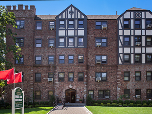 Fairfield Estates At Woodmere | Woodmere, New York, 11598   MyNewPlace.com