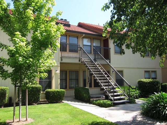 Walnut Woods Apartments