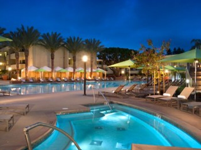 Apartment for Rent in Newport Beach