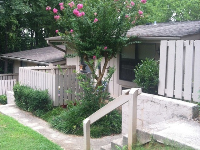 Willow Creek Apartments