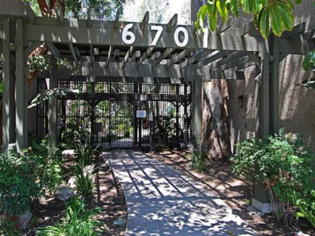 Apartment for Rent in Canoga Park