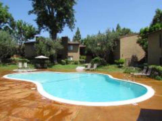 Apartment for Rent in Canoga Park