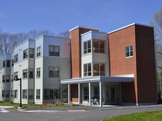 Oak Leaf 2 Apartments