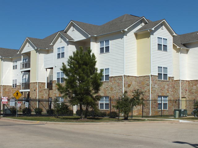Arbor Pines Apartments
