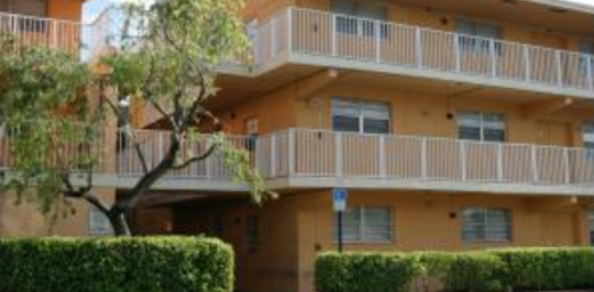 Silver Blue Lake Apartments Miami Fl For Rent Silver Blue Lake Apartments