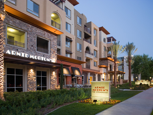 Apartment for Rent in Woodland Hills