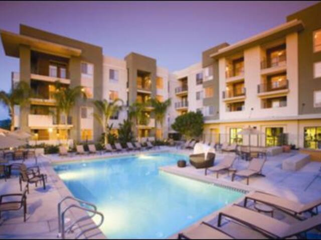 Apartment for Rent in Woodland Hills