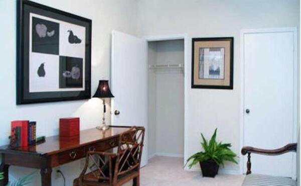 1 Bed 1 Bath (1H)