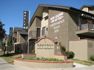 Independence Plaza | Canoga Park, California, 91304  Garden Style, MyNewPlace.com