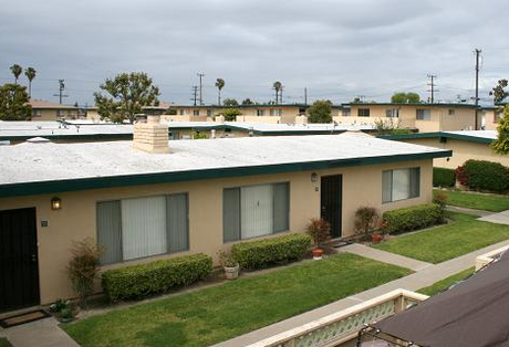 Apartment for Rent in Huntington Beach