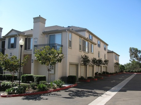 Apartment for Rent in Lake Forest