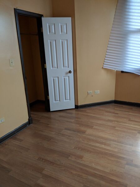 Chicago, IL - Apartment - $1,250.00