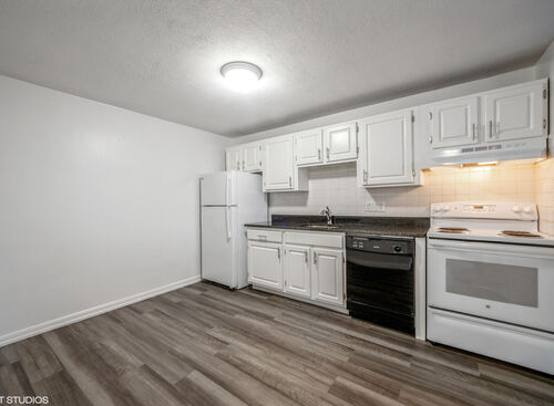 1 Bedroom: Beds - 1: Baths - 1: SqFt Range - 650 to 650