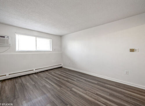 1 Bedroom: Beds - 1: Baths - 1: SqFt Range - 650 to 650