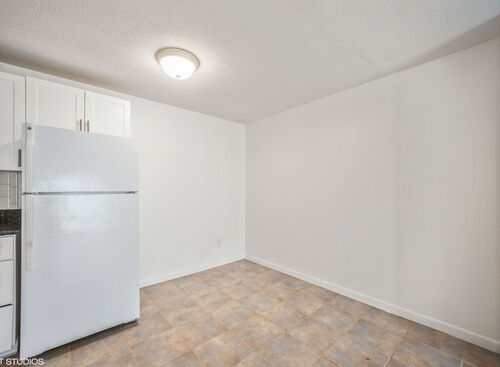 2 Bedroom: Beds - 2: Baths - 1: SqFt Range - 750 to 750