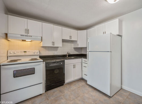 3 Bedroom: Beds - 3: Baths - 2: SqFt Range - 1050 to 1050