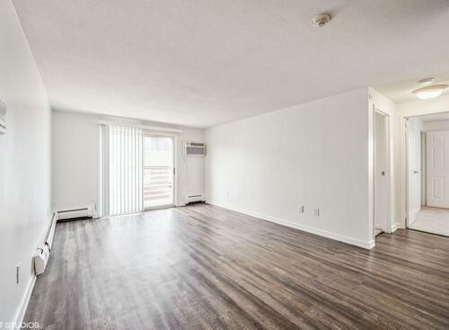 3 Bedroom: Beds - 3: Baths - 2: SqFt Range - 1050 to 1050