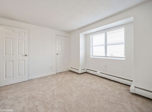 3 Bedroom: Beds - 3: Baths - 2: SqFt Range - 1050 to 1050