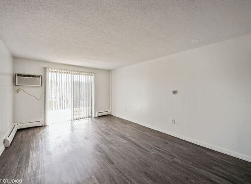 3 Bedroom: Beds - 3: Baths - 2: SqFt Range - 1050 to 1050