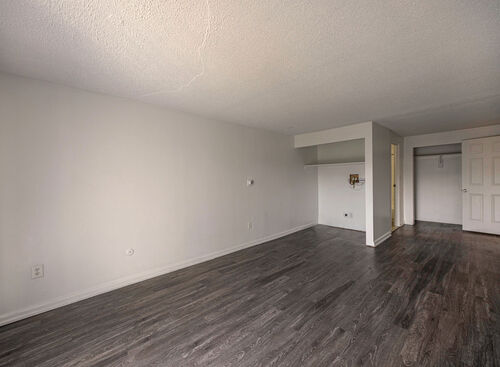 3 Bedroom: Beds - 3: Baths - 2: SqFt Range - 1050 to 1050