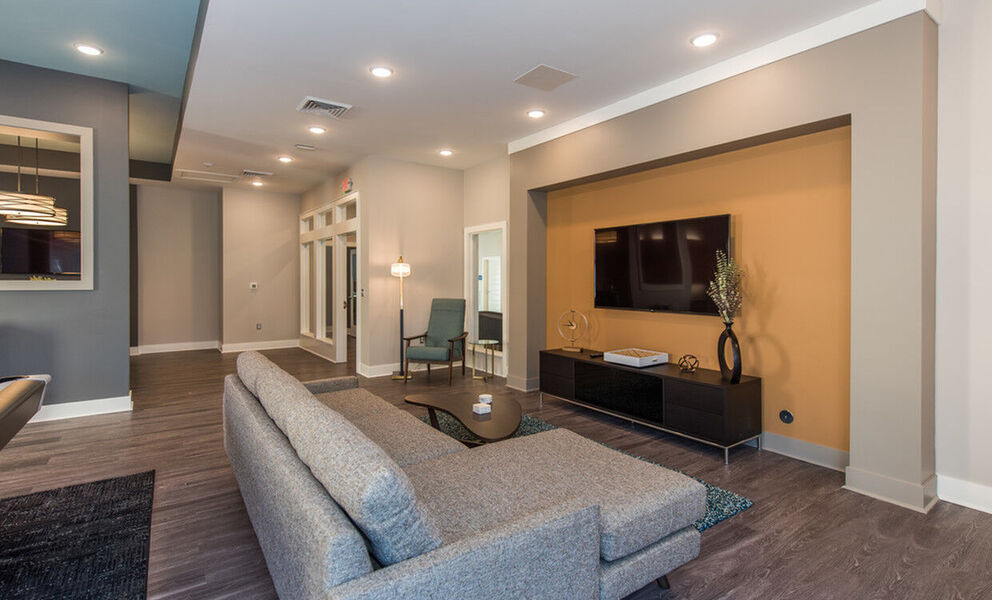 Carriage Club Apartments