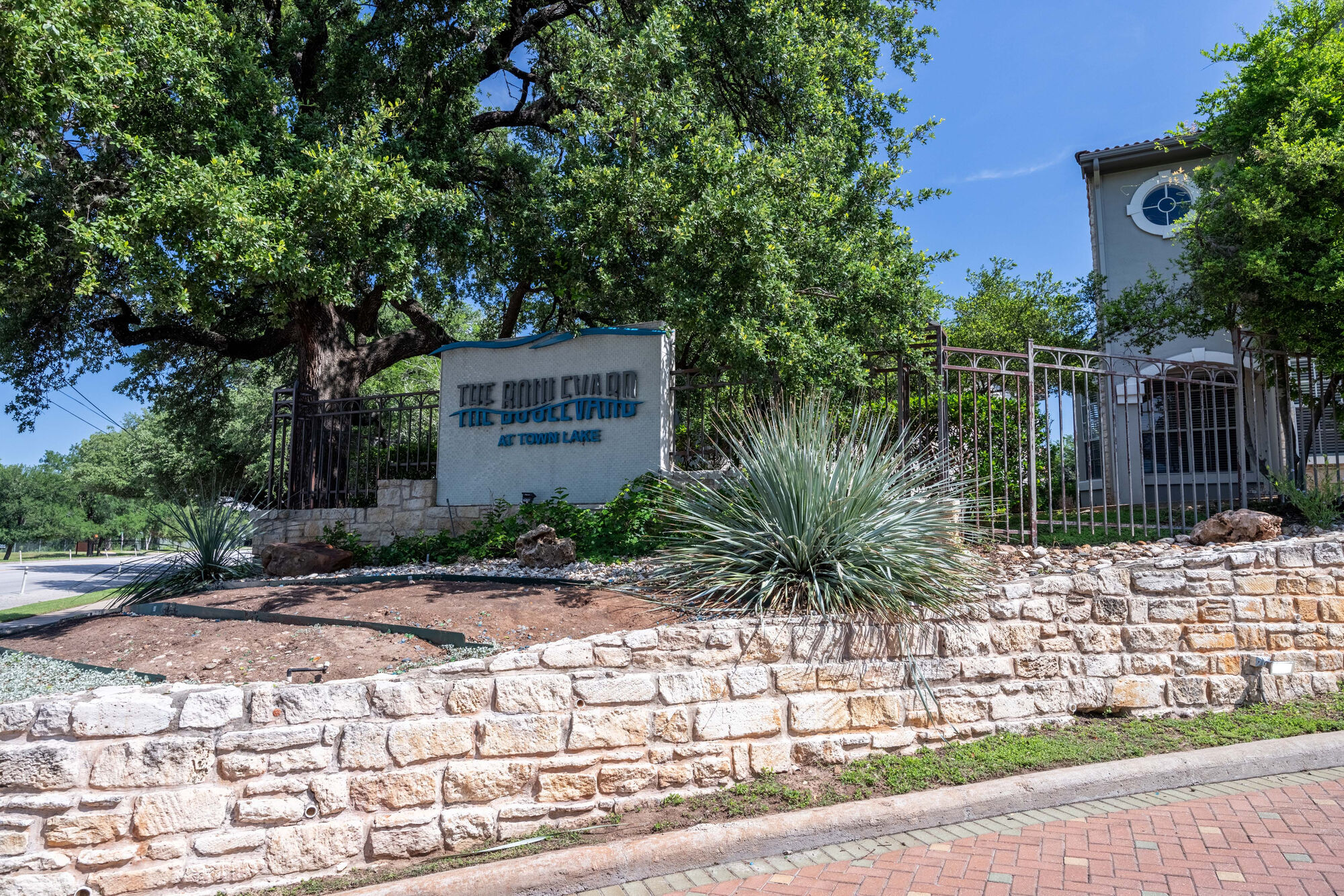 The Boulevard At Town Lake Image 59