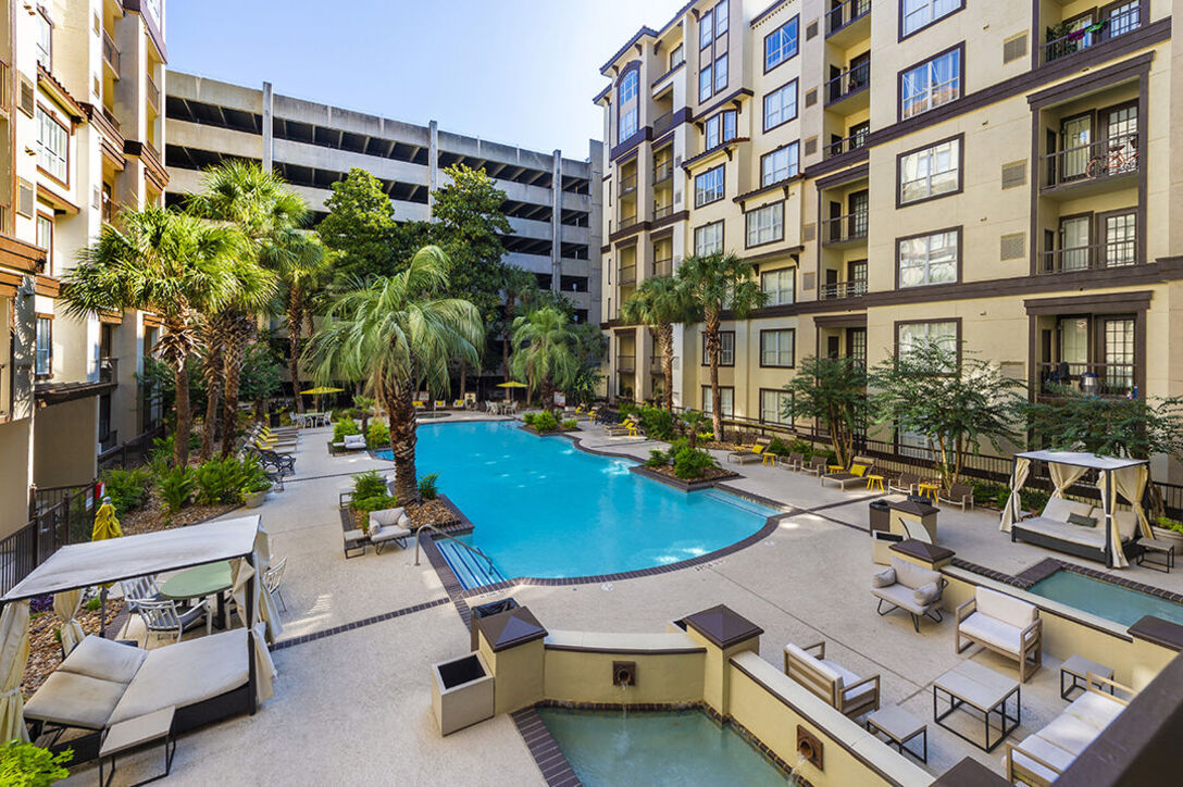 pool at 4001 Midtown in Houston, Tx