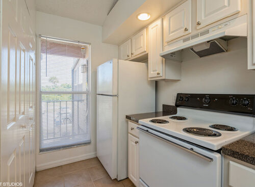 Osprey: Beds - 2: Baths - 1: SqFt Range - 850 to 850
