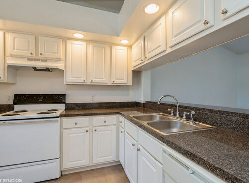 Osprey: Beds - 2: Baths - 1: SqFt Range - 850 to 850