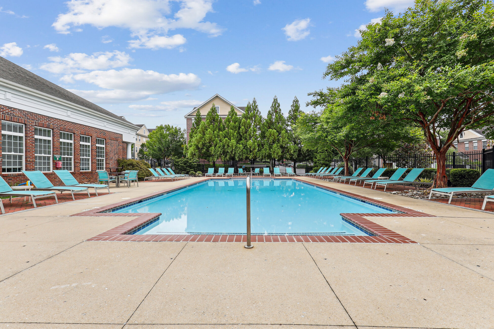 The Pointe at New Town Image 51