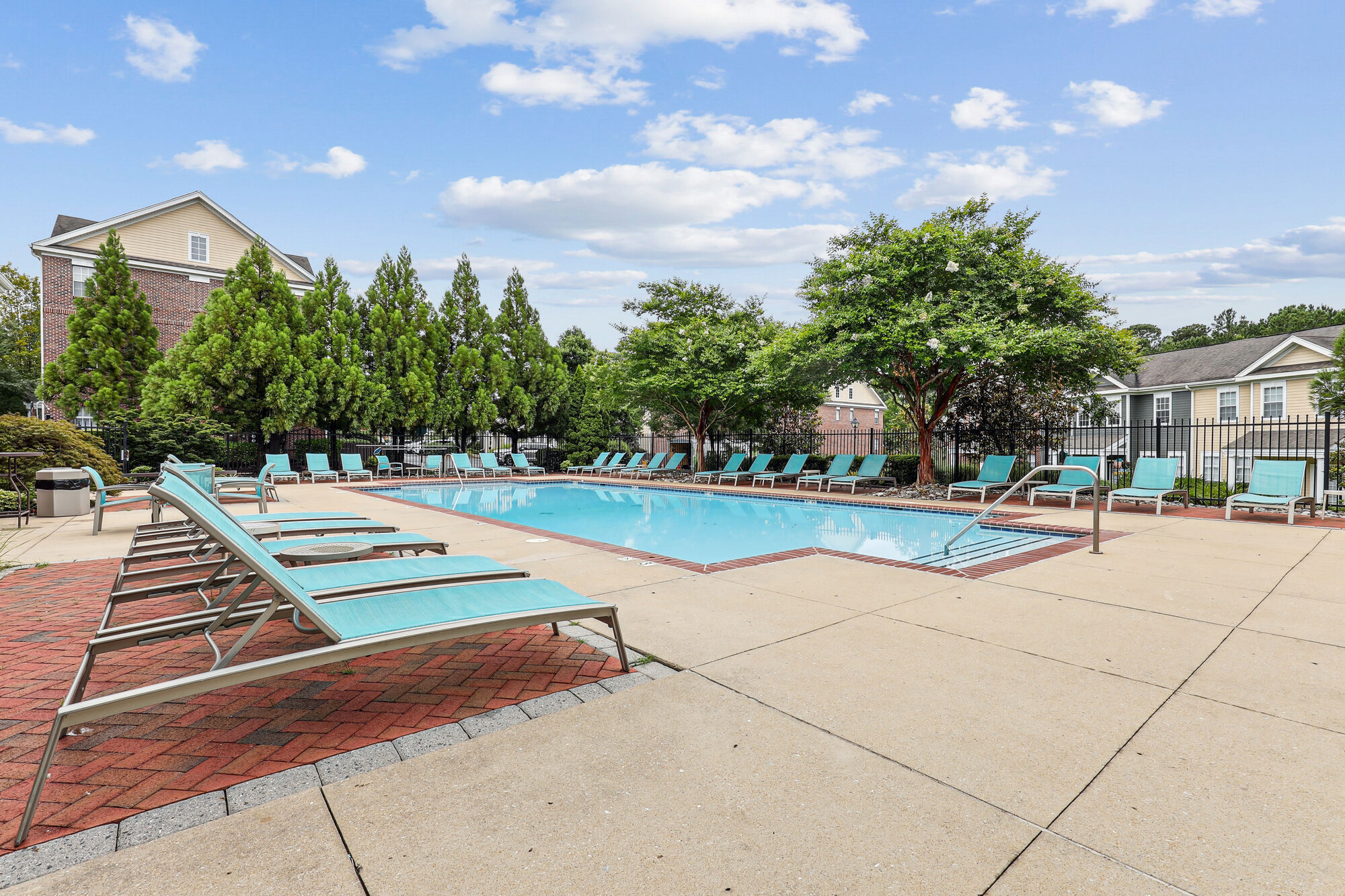 The Pointe at New Town Image 50