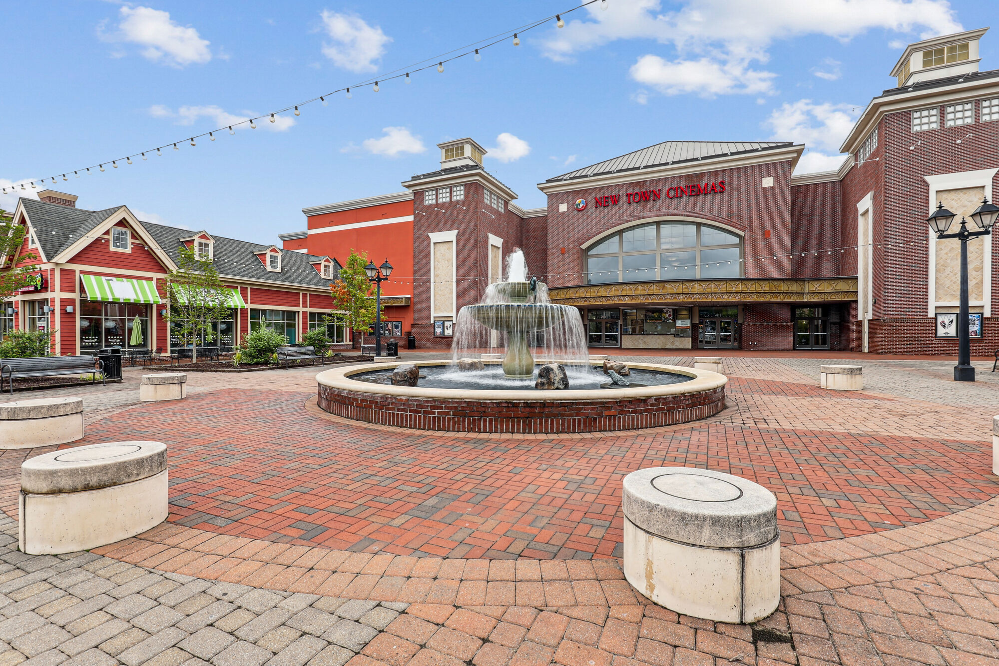 The Pointe at New Town Image 62