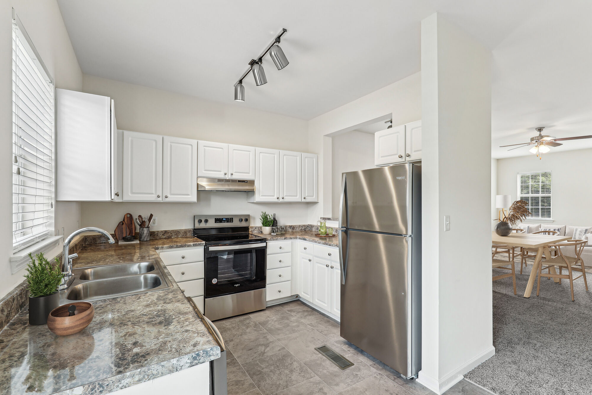 The Pointe at New Town Image 40