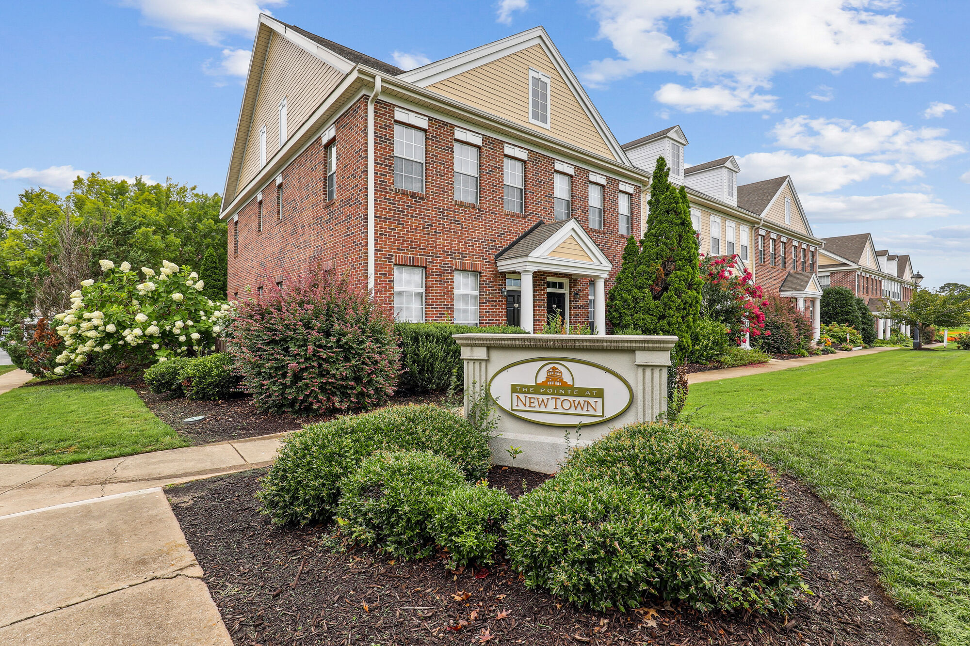 The Pointe at New Town Image 36