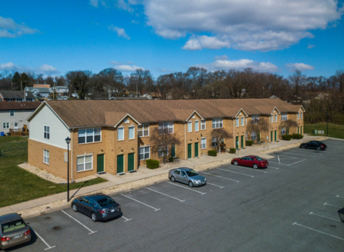 One Bedroom - Deluxe: Beds - 1: Baths - 1: SqFt Range - 770 to 770