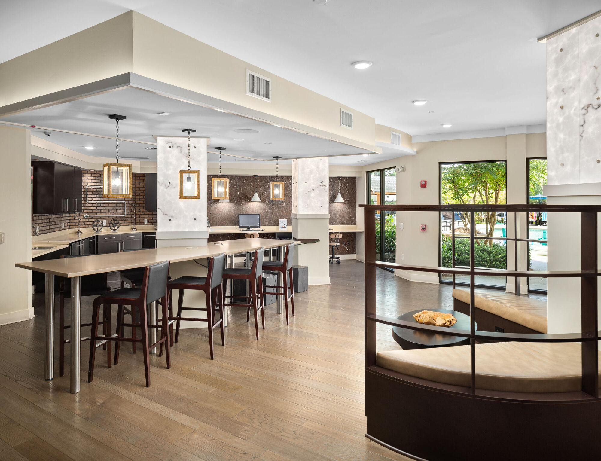 400 Belmont Image 47