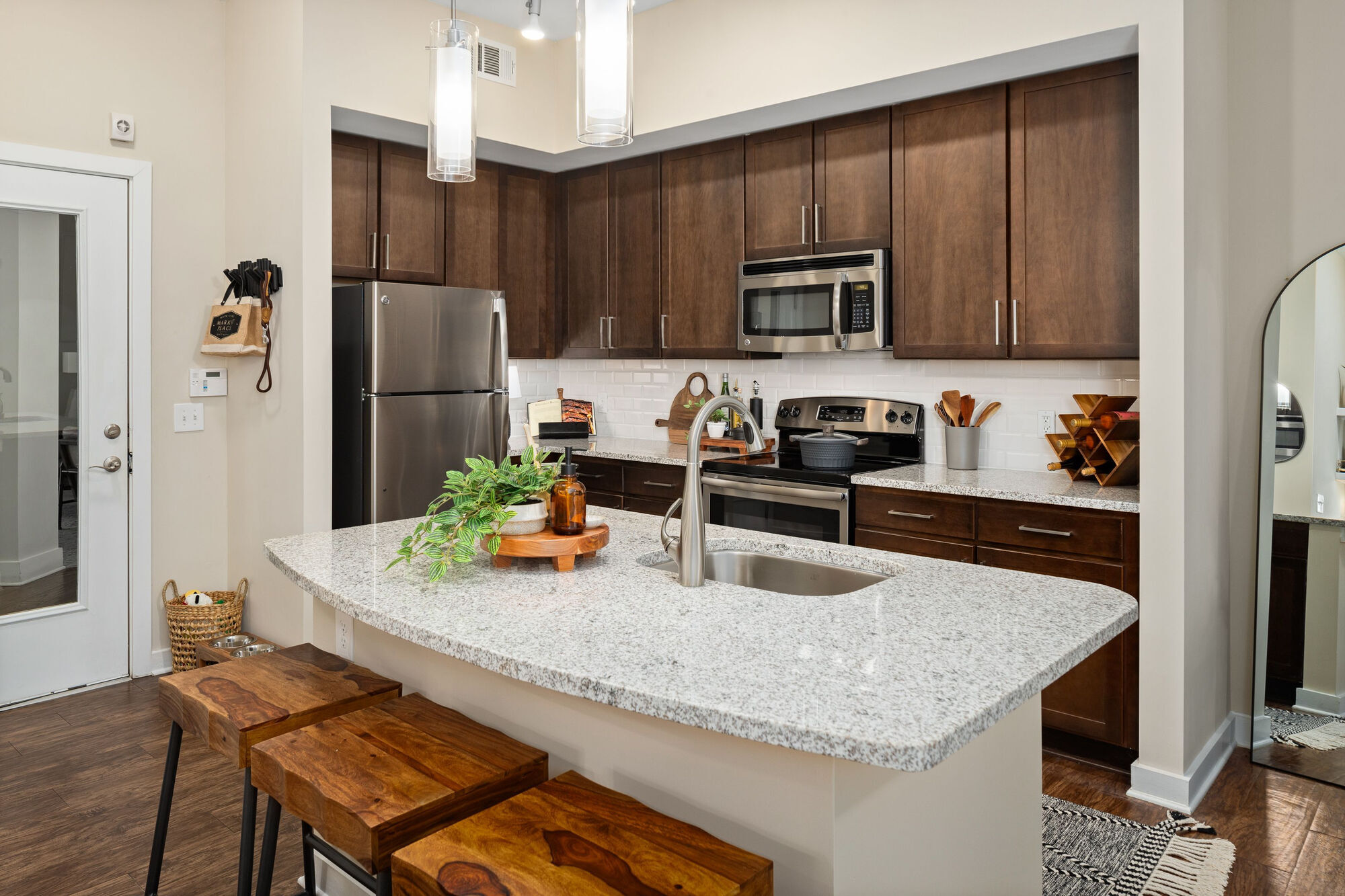 400 Belmont Image 33