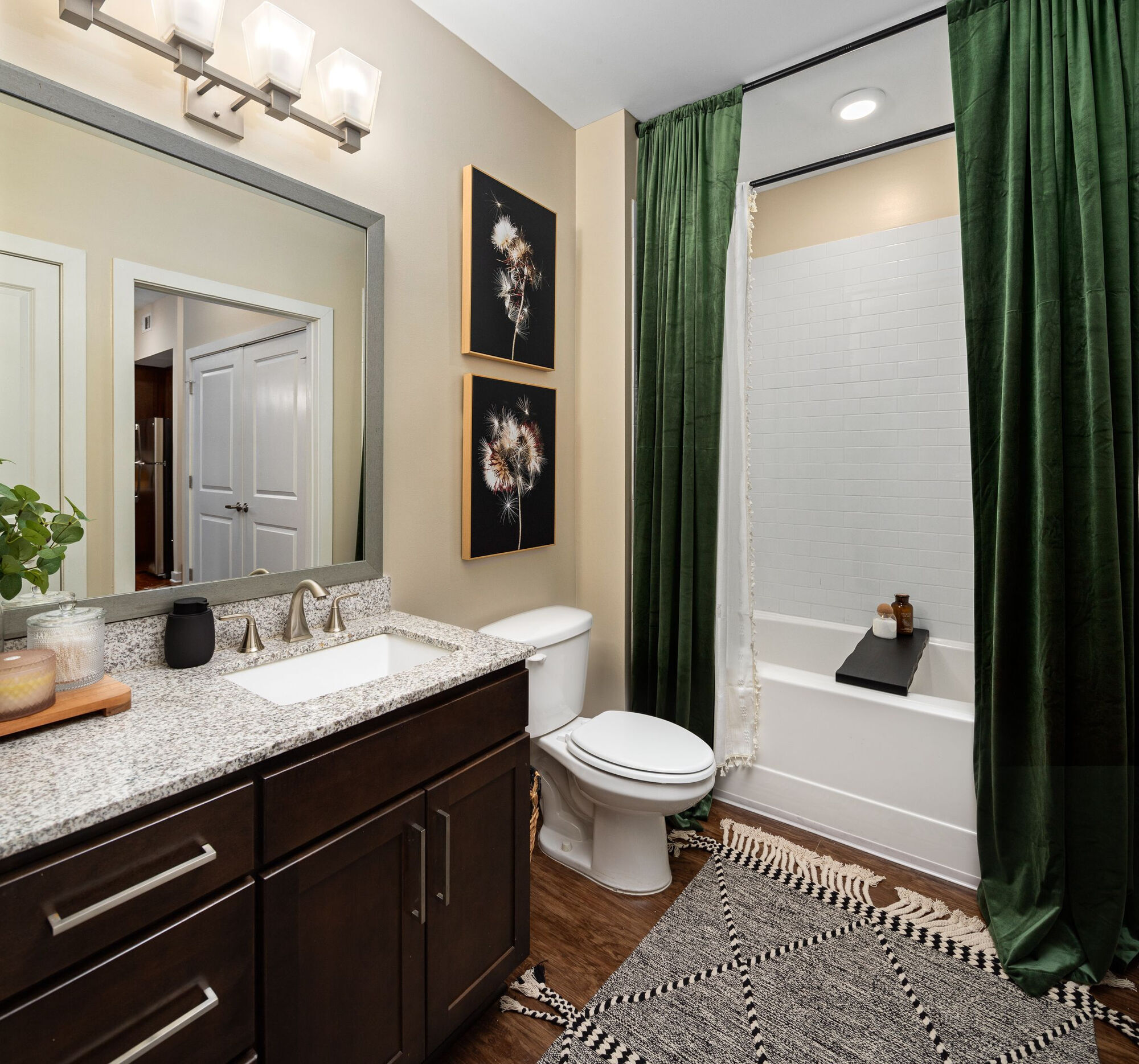 400 Belmont Image 43