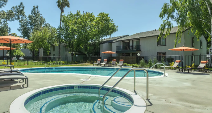 El Macero Apartments