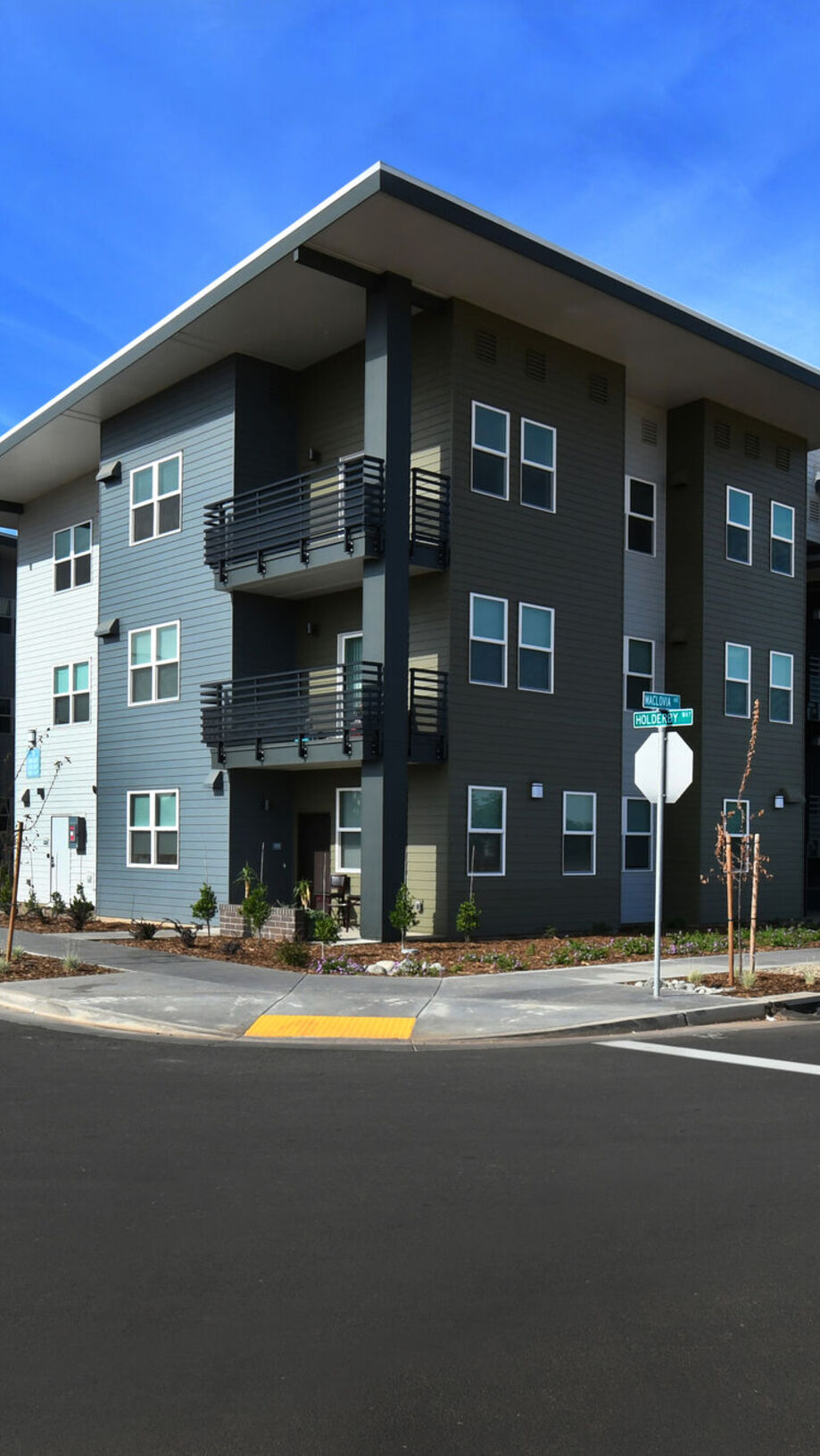 Apartments for Rent in Chico, CA | North Creek Crossings @ Meriam