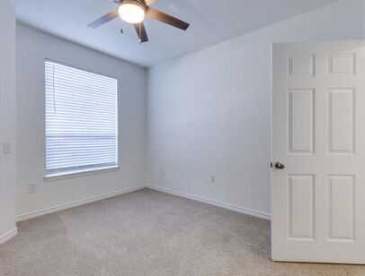 Grand Oak: Beds - 3: Baths - 2: SqFt Range - 1302 to 1302