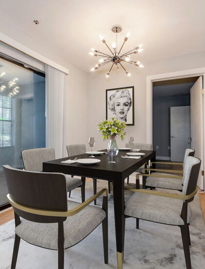 Woodford Apartments